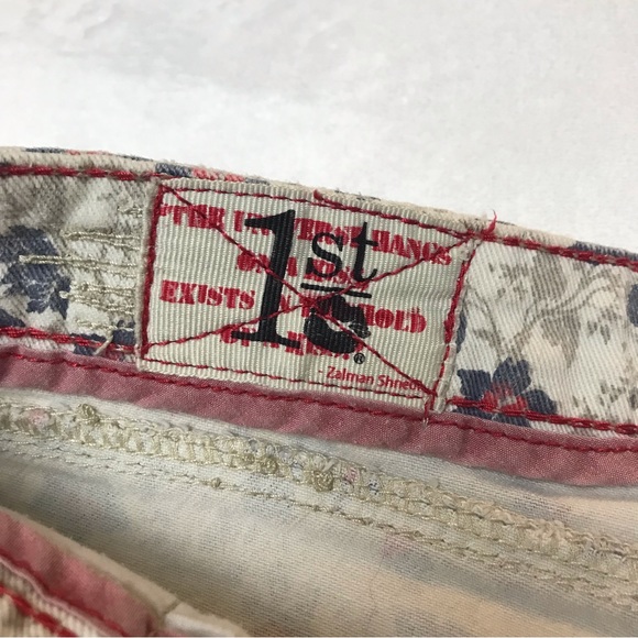 1st Kiss Denim Cut off Shorts 3 Floral Pattern Stretch - Picture 6 of 14